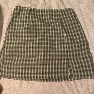 Princess Polly skirt. US size 4. green plaid.